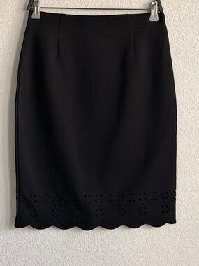 Black Scallop Hem Pencil Skirt Size 6 Office Chic